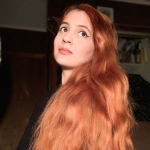 Meet your Posher, Caroline